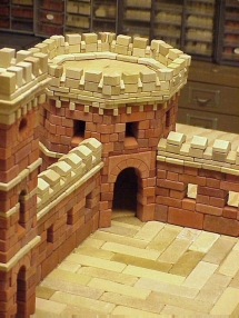Az erődítmény egy tornyának közelebbi képe