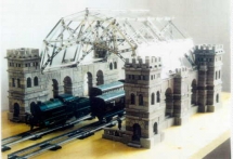 Julius Weiss - állomás fém és üveg tetővel (Fred Hartjes építése)